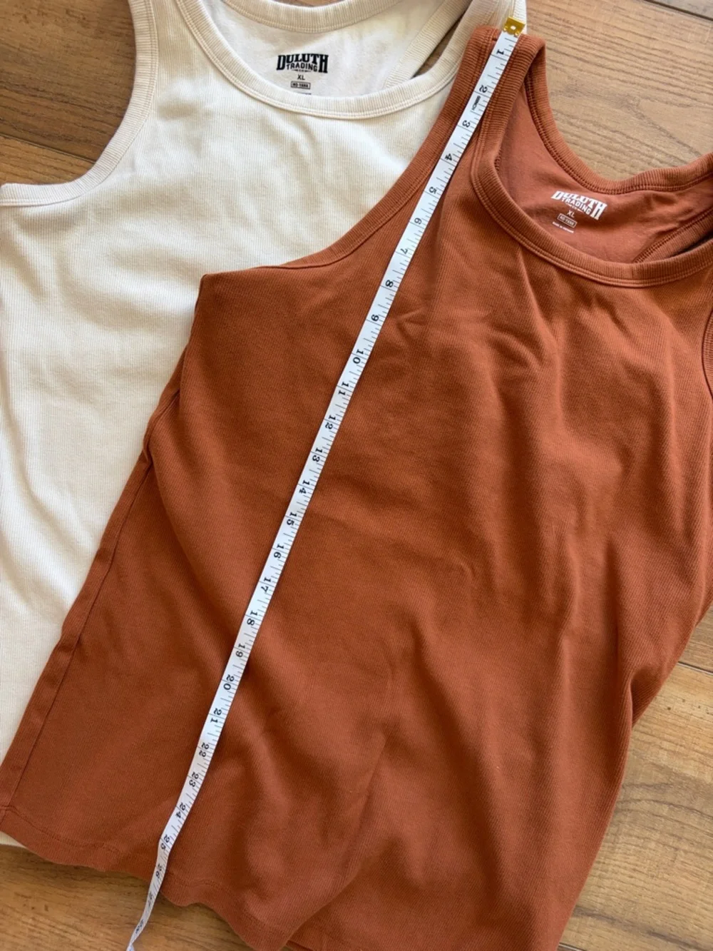 Bundle of Duluth Trading Co No Yank Racerback Tanks Shelf Bra - Rust & Cream - Picture 5 of 6